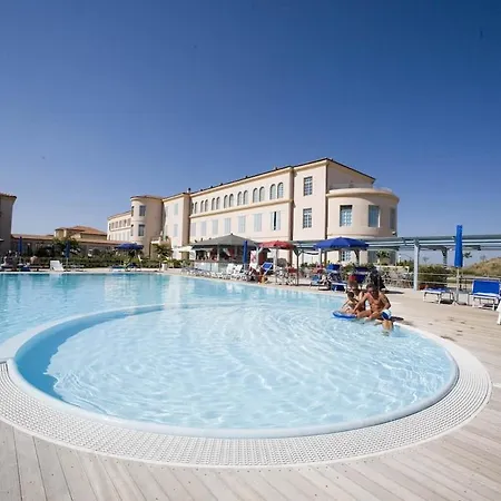 Sul Mare All'interno Del Parco Naturale Con Piscina